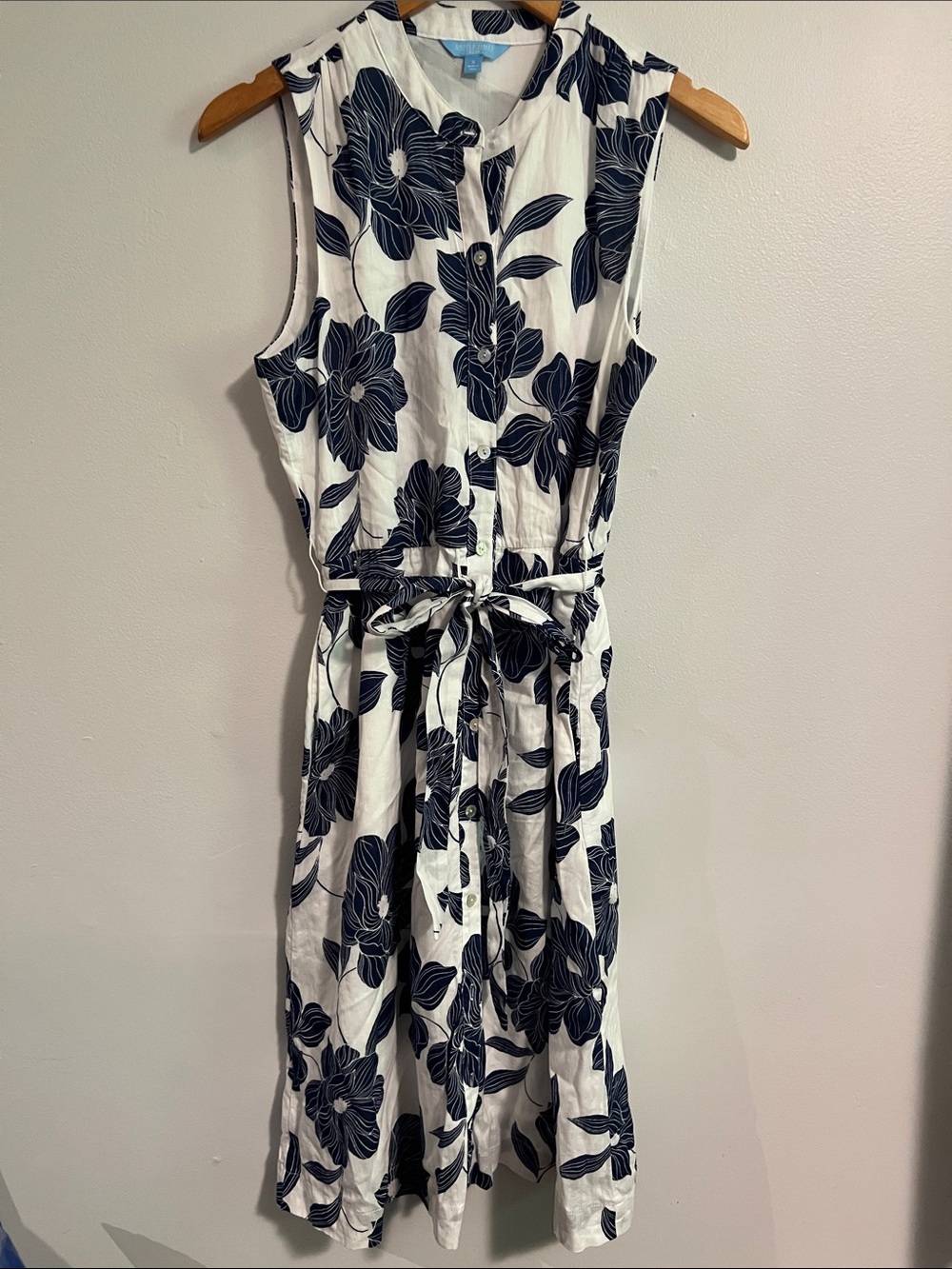 Dapper James Sleeveless with pockets Floral Button-Front Dress - size S